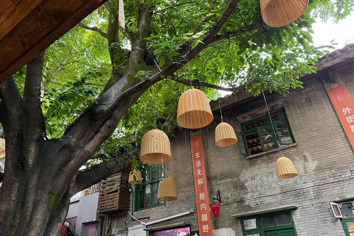 Chongqing City Guided Hiking Day Tour — Hidden Steps, Xiaomian & Skybridges photo 3