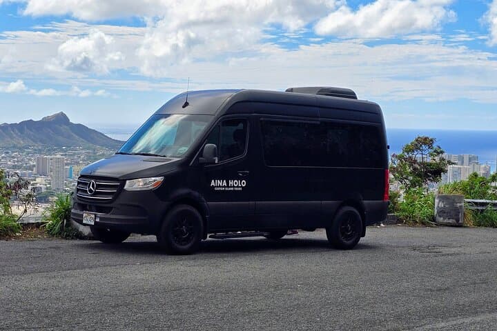 Private Waikiki Airport Transfer — Mercedes Sprinter for Groups up to 10 photo 4