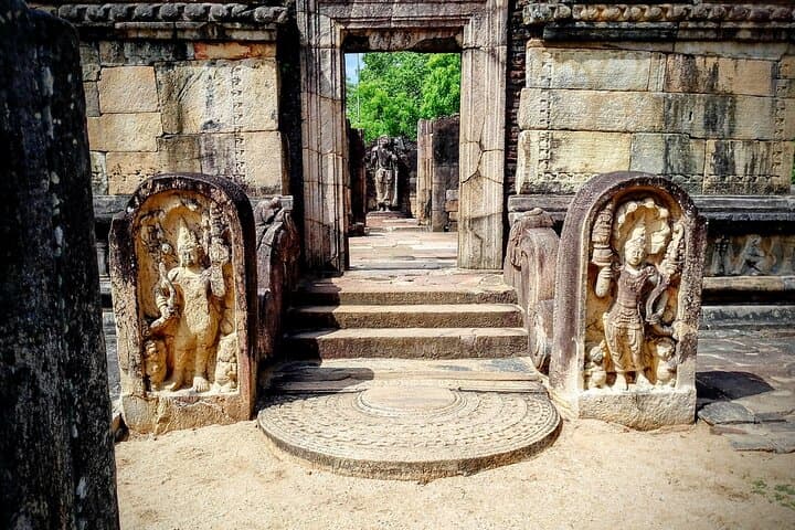 Polonnaruwa Ancient City Guided Tour: Tickets, Highlights & Practical Tips photo 4