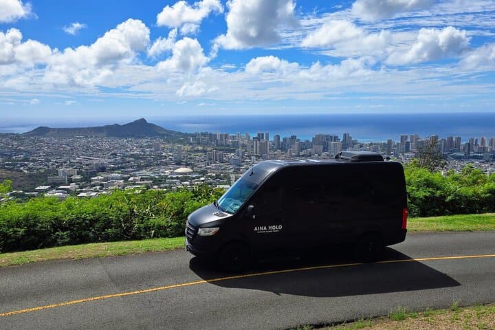 Kailua Lanikai Private Airport Transfer for Groups (Up to 10 Guests)