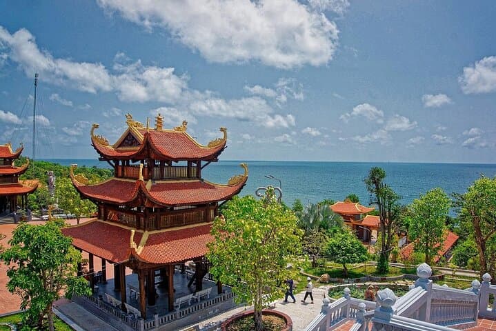 Private South Phu Quoc Sightseeing: Cable Car, Bai Khem & Coconut Prison