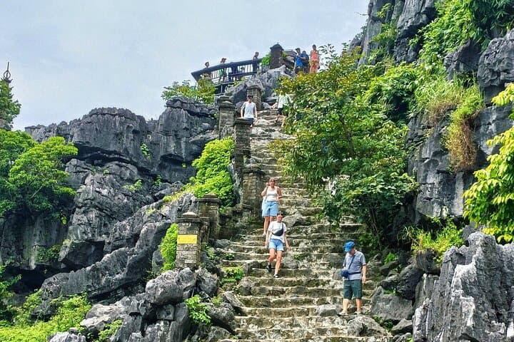 Ninh Binh 2-Day Scenic Discovery from Hanoi — Tam Coc, Mua Cave & Bai Dinh photo 4