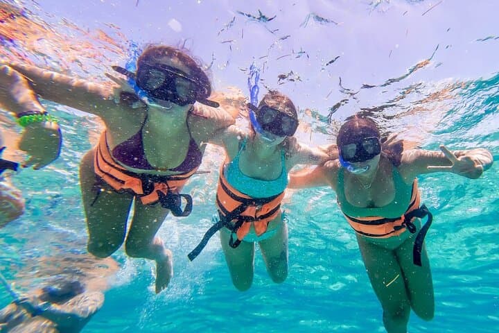 Catamaran to Isla Mujeres: Snorkel, Beach Club & Open Bar from Puerto Morelos photo 5