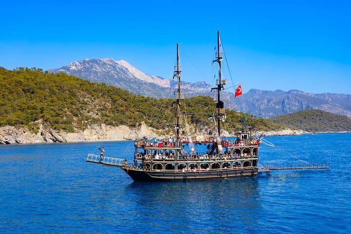 Marmaris Pirate Boat Tour: Full-Day Swim Stops, Caves & Lunch