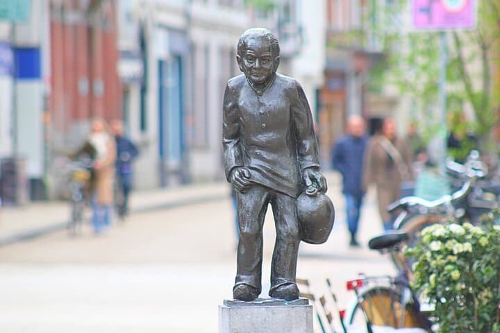 Tilburg Detective Walking Game: Self-Guided Golden Jar Mystery photo 2