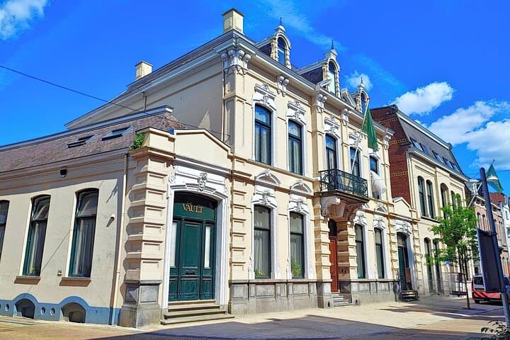 Tilburg Detective Walking Game: Self-Guided Golden Jar Mystery photo 4