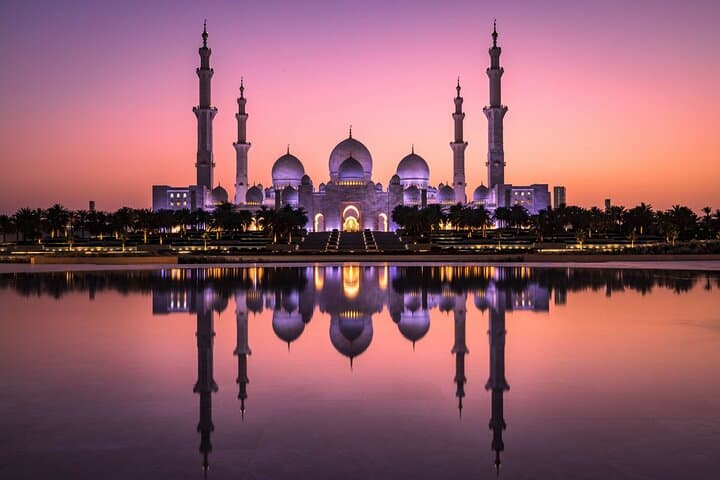 Private Abu Dhabi City Tour by SUV — Sheikh Zayed Mosque, Corniche & Yas Island photo 4
