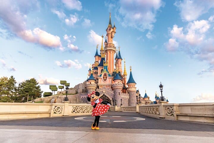 Skip the Lines: Disneyland Paris Priority Access with Private Hotel Pickup