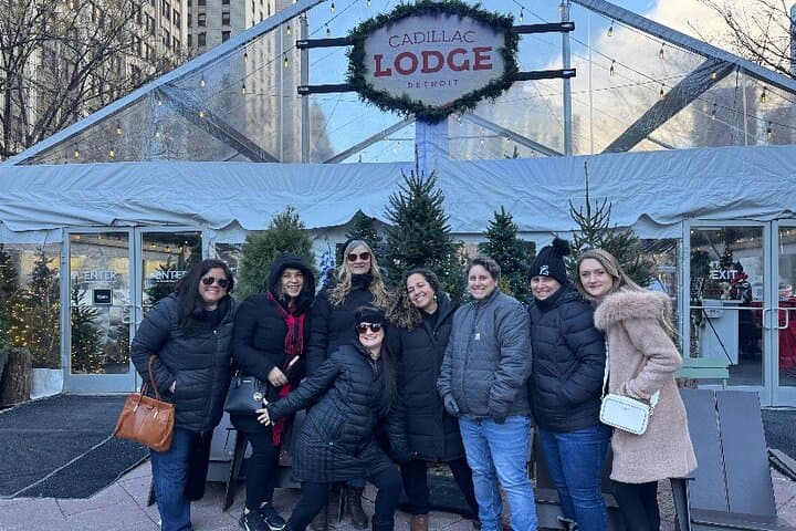 Holiday Spirits: Festive Detroit Bar Walking Tour photo 4