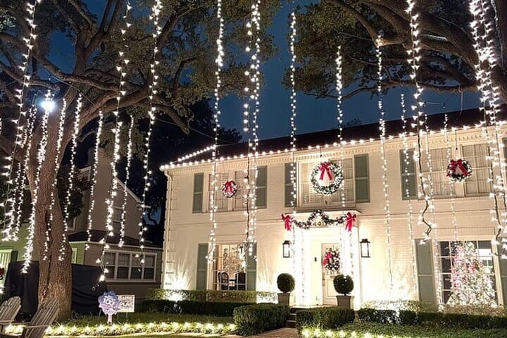 Highland Park Holiday Lights BYOB Double-Decker Tour — Evening Bus Ride in Dallas photo 4
