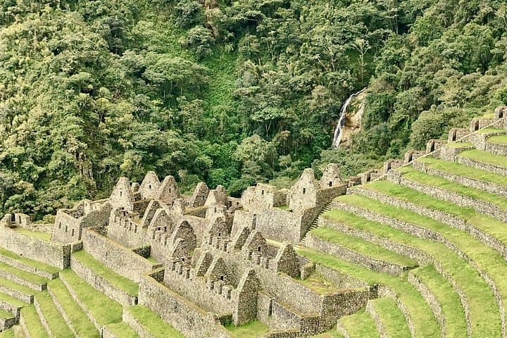 Classic Inca Trail 4-Day Trek to Machu Picchu + Vistadome Train photo 2