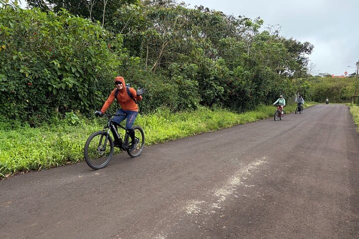 Self-Guided E‑Bike Rental in San Cristóbal, Galápagos — Explore with a Specialized Turbo photo 2
