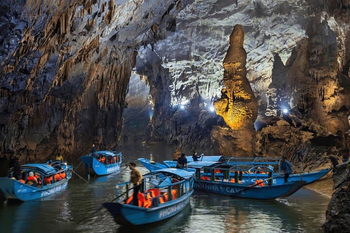 Phong Nha–Ke Bang & Khe Sanh: 2-Day Caves and DMZ History Tour from Ninh Binh