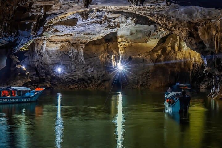 Phong Nha–Ke Bang & Khe Sanh: 2-Day Caves and DMZ History Tour from Ninh Binh photo 3
