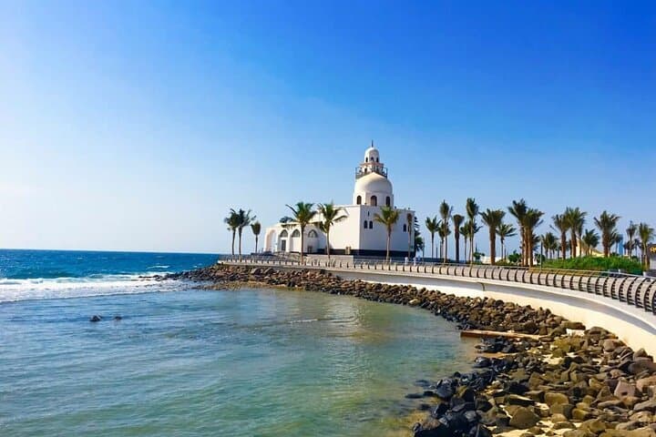 Full-Day Jeddah City Highlights Tour: Al-Balad, Corniche & Floating Mosque photo 6