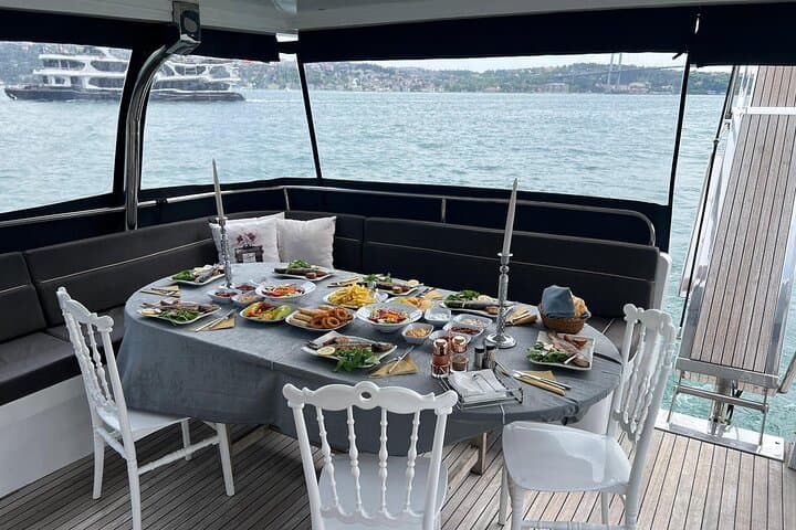 Private Bosphorus Yacht Charter: 2-Hour Family Cruise in Istanbul photo 5