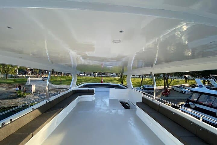 Private Bosphorus Yacht Charter: 2-Hour Family Cruise in Istanbul photo 4