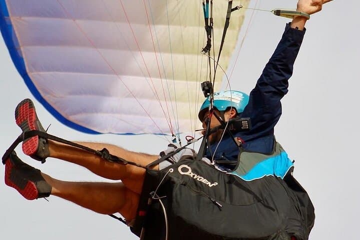 Dubai Tandem Paragliding: 15-Minute Flight with Hotel Transfers photo 3
