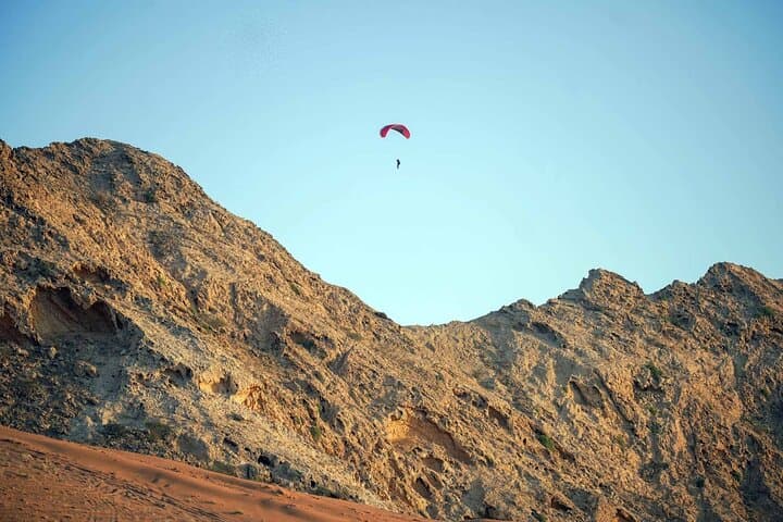 Dubai Tandem Paragliding: 15-Minute Flight with Hotel Transfers photo 4