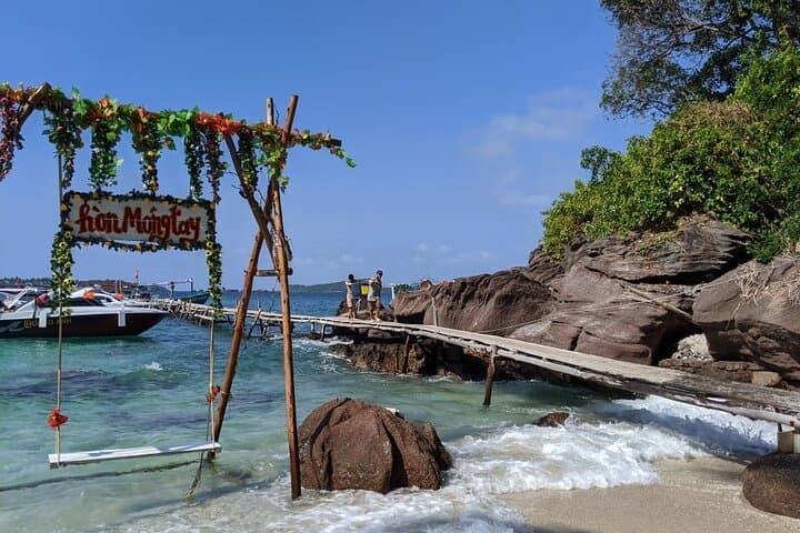 Private Speedboat Snorkel Tour to An Thoi Reefs, Phu Quoc