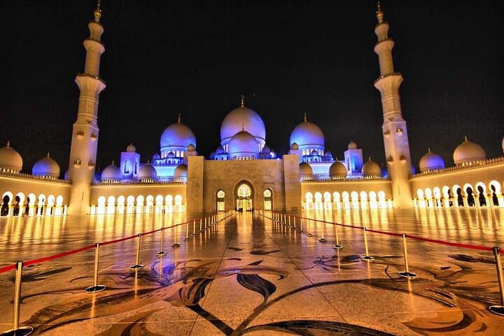 Private Abu Dhabi City Tour by SUV — Sheikh Zayed Mosque, Corniche & Yas Island photo 3