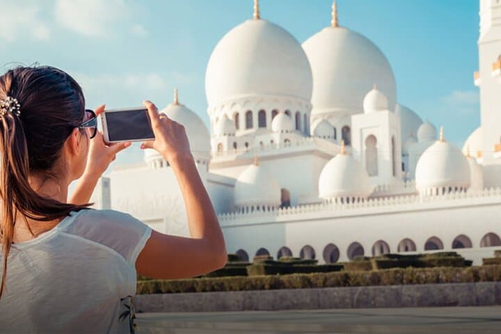 Private Abu Dhabi City Tour by SUV — Sheikh Zayed Mosque, Corniche & Yas Island photo 6