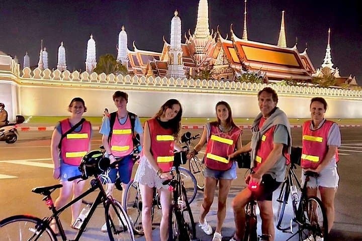 Bangkok Night Bike Tour: 5-Hour Chinatown & Chao Phraya Dinner Ride photo 1