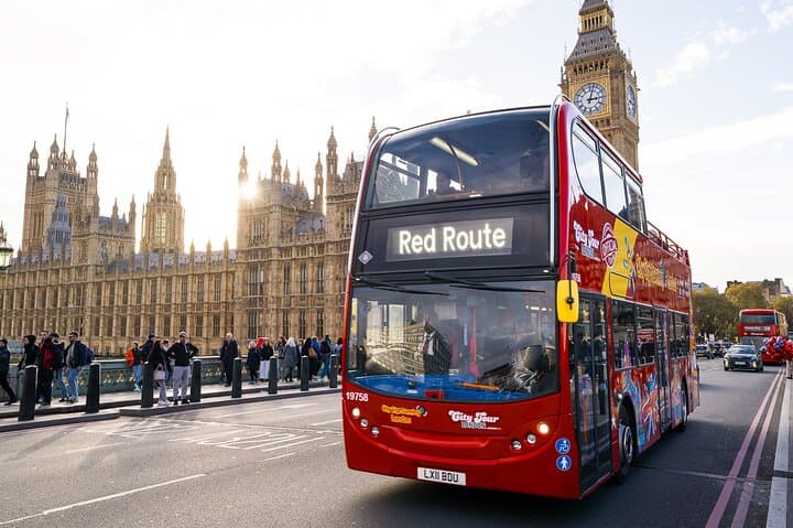 London360: Hop-On Hop-Off Bus and Thames Boat Explorer