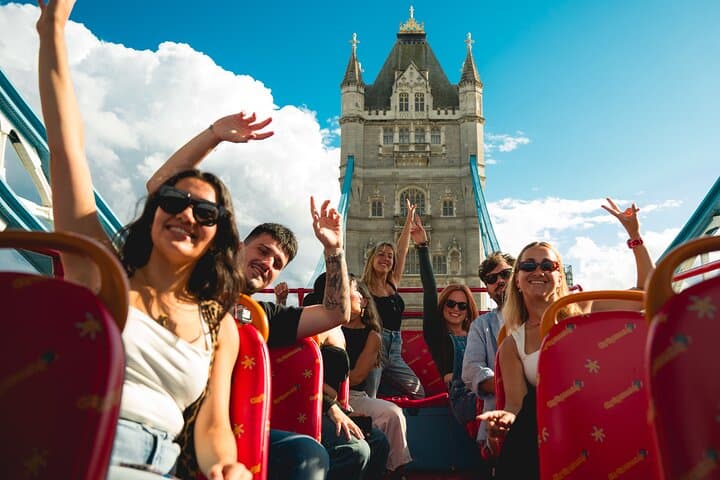 London360: Hop-On Hop-Off Bus and Thames Boat Explorer photo 3