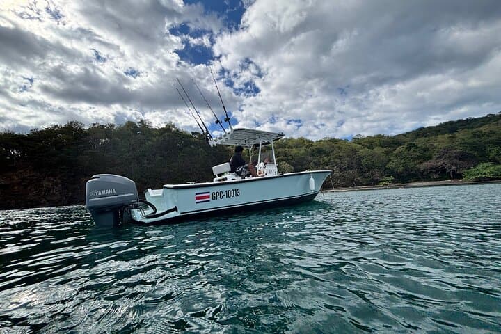 Tamarindo Snorkel Cruise on a 2020 Mako — Private Boat, Snacks & Drinks photo 3