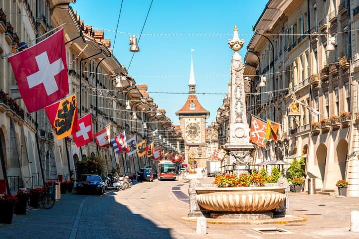 Private Lucerne Day Trip: Bern, Thun & Schloss Oberhofen photo 5