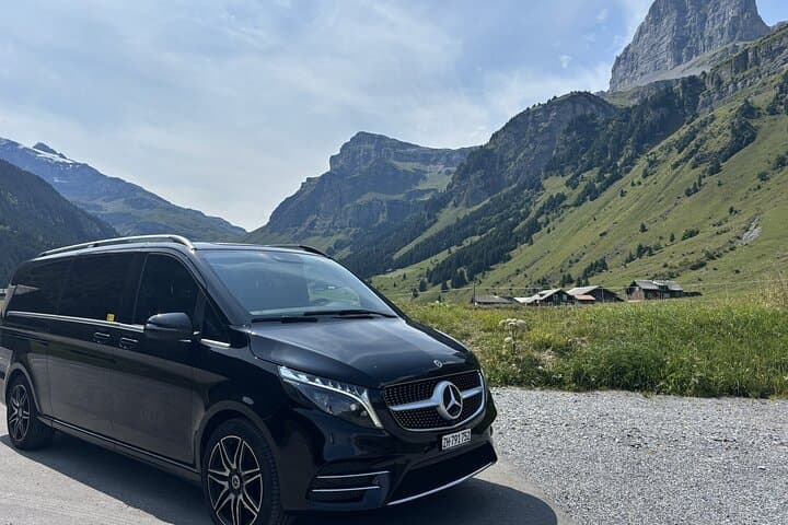 Private Lucerne Day Trip: Bern, Thun & Schloss Oberhofen photo 3