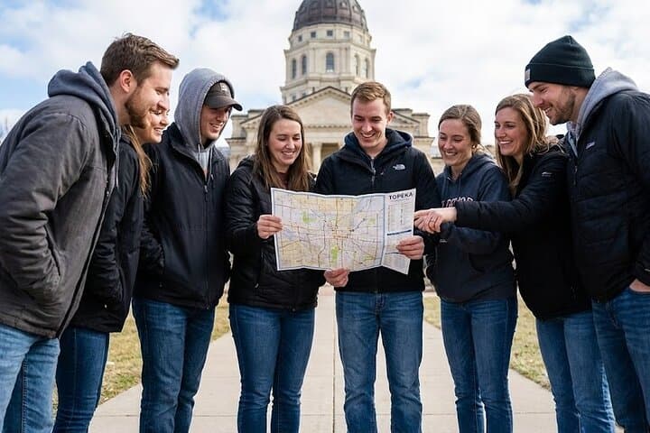Topeka Scavenger Hunt: Explore Top City's Historic Sights with Let’s Roam