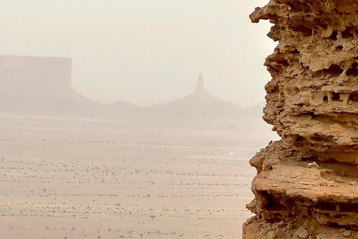 Express Edge of the World: 3-Hour Darb Al-Manjour Cliff & Desert Hike photo 4