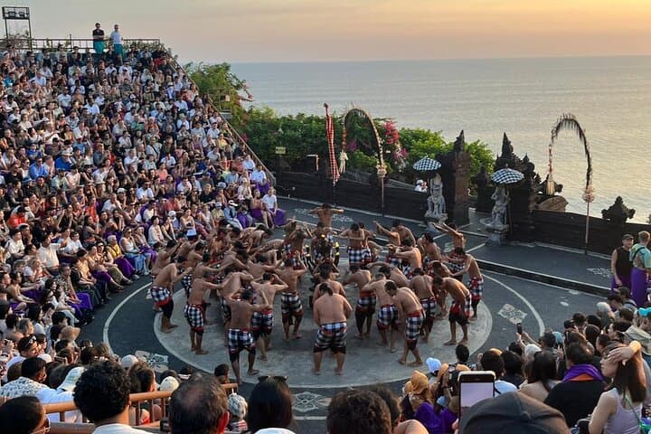Uluwatu Temple and Kecak Fire Dance — Sunset Tickets & Practical Tips photo 2