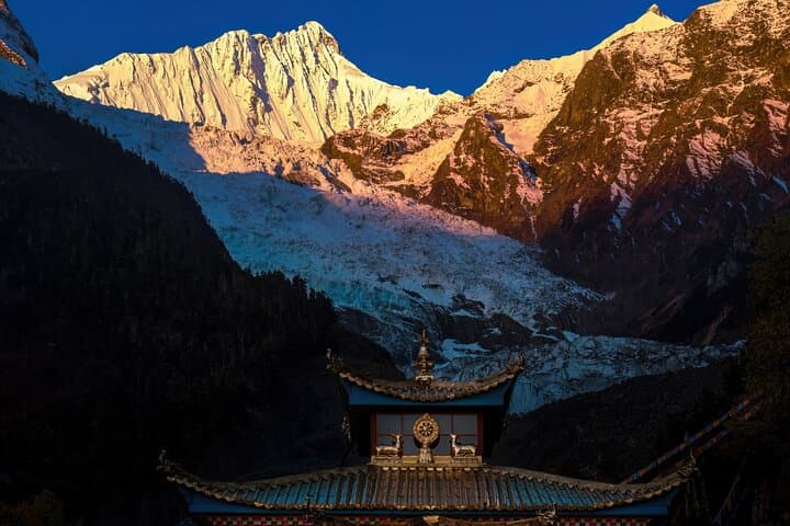 Goddess Peaks & Glaciers: 7-Day Meili Eastern Slope Trek photo 2