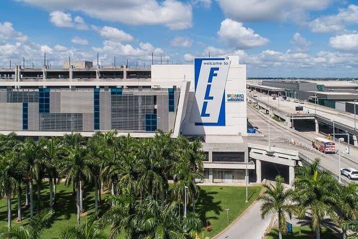 Private Luxury Transfer from FLL/MIA to Port Everglades: Direct Airport-to-Cruise Service photo 2