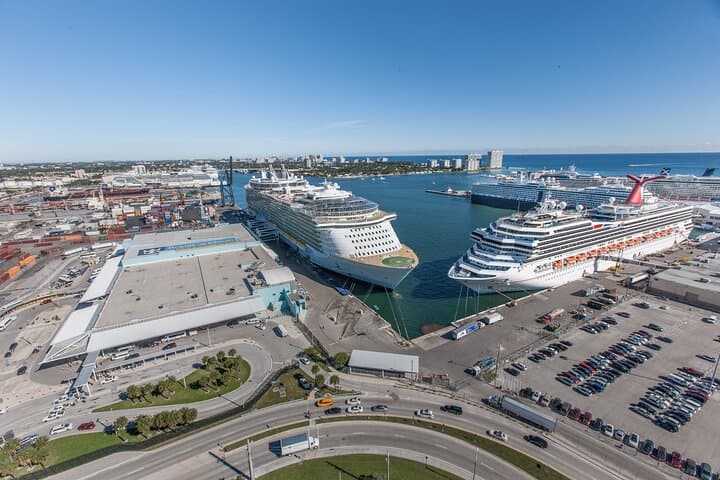 Private Luxury Transfer from FLL/MIA to Port Everglades: Direct Airport-to-Cruise Service photo 3