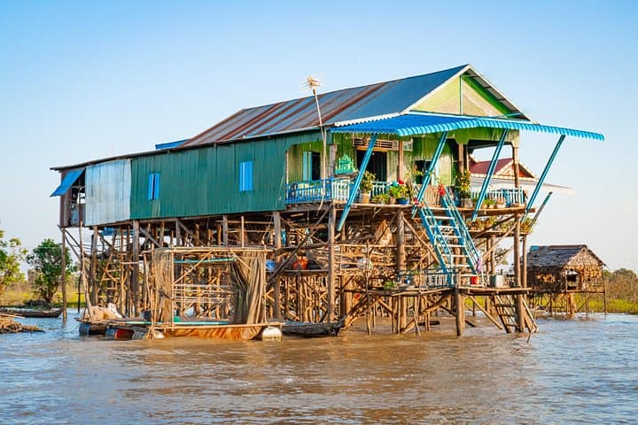 Kampong Phluk Half-Day Private Tour — Tonle Sap Boat & Canoe Experience photo 3