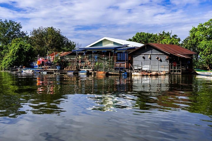Kampong Phluk Half-Day Private Tour — Tonle Sap Boat & Canoe Experience photo 4