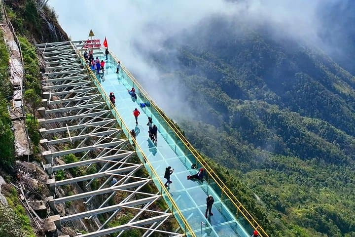Private Fansipan Cable Car and Glass Bridge Tour in Sa Pa photo 4