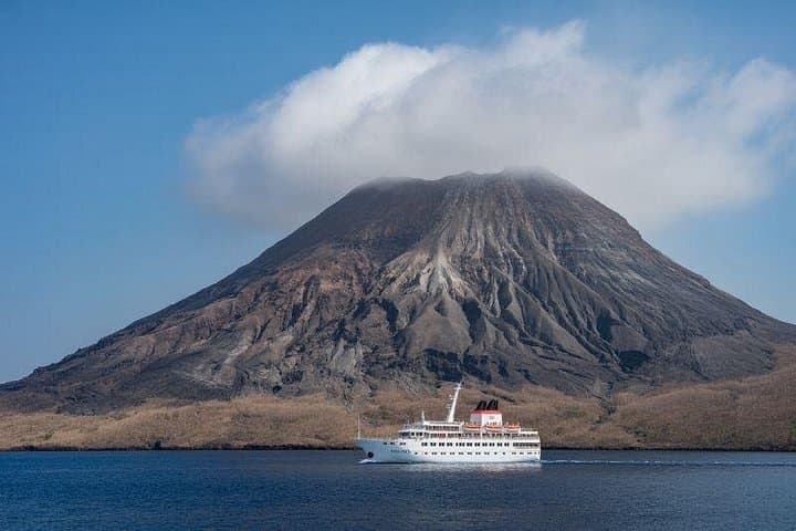 2-Day Barren Island Volcano Cruise from Port Blair — Overnight Volcano Expedition