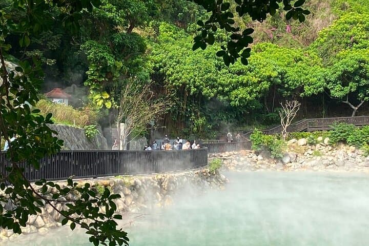 Yangmingshan & Beitou Day Tour: Xiaoyoukeng Fumaroles, Flower Clock & Hot Springs photo 4