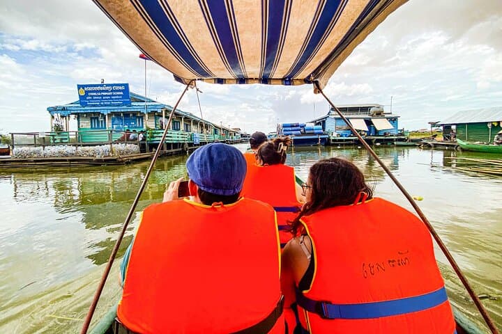 Battambang to Phnom Penh Scenic Transfer — Kampong Luong, Pottery Villages & Oudong Mountain photo 2