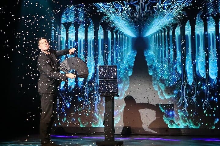 Jamie Allan's Amaze: Off-Broadway Illusion at New World Stages photo 3