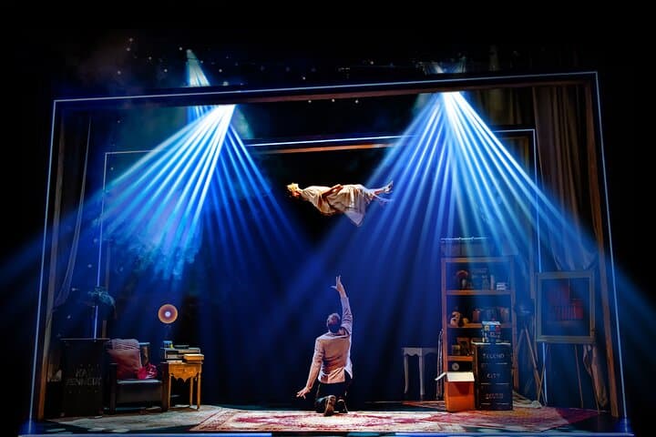 Jamie Allan's Amaze: Off-Broadway Illusion at New World Stages photo 6