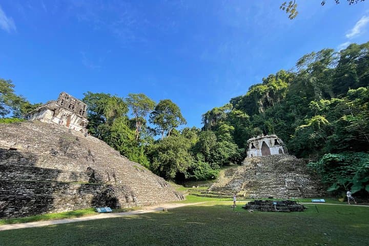 Overnight Palenque Expedition: Agua Azul, Roberto Barrios & Jungle Ruins photo 4