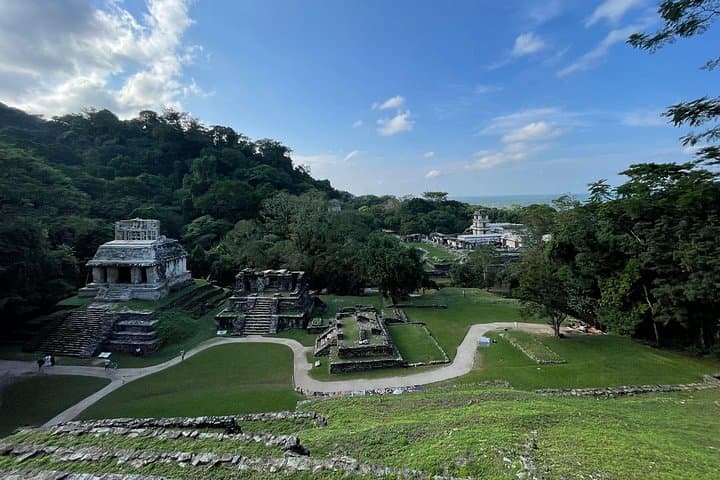 Overnight Palenque Expedition: Agua Azul, Roberto Barrios & Jungle Ruins