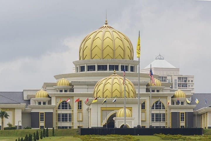 Kuala Lumpur Cruise Layover: Batu Caves, National Palace & Mosque Highlights photo 3