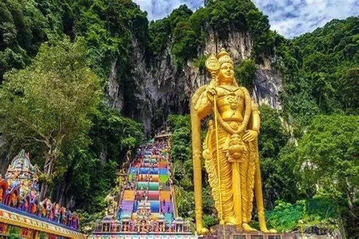 Kuala Lumpur Cruise Layover: Batu Caves, National Palace & Mosque Highlights photo 2